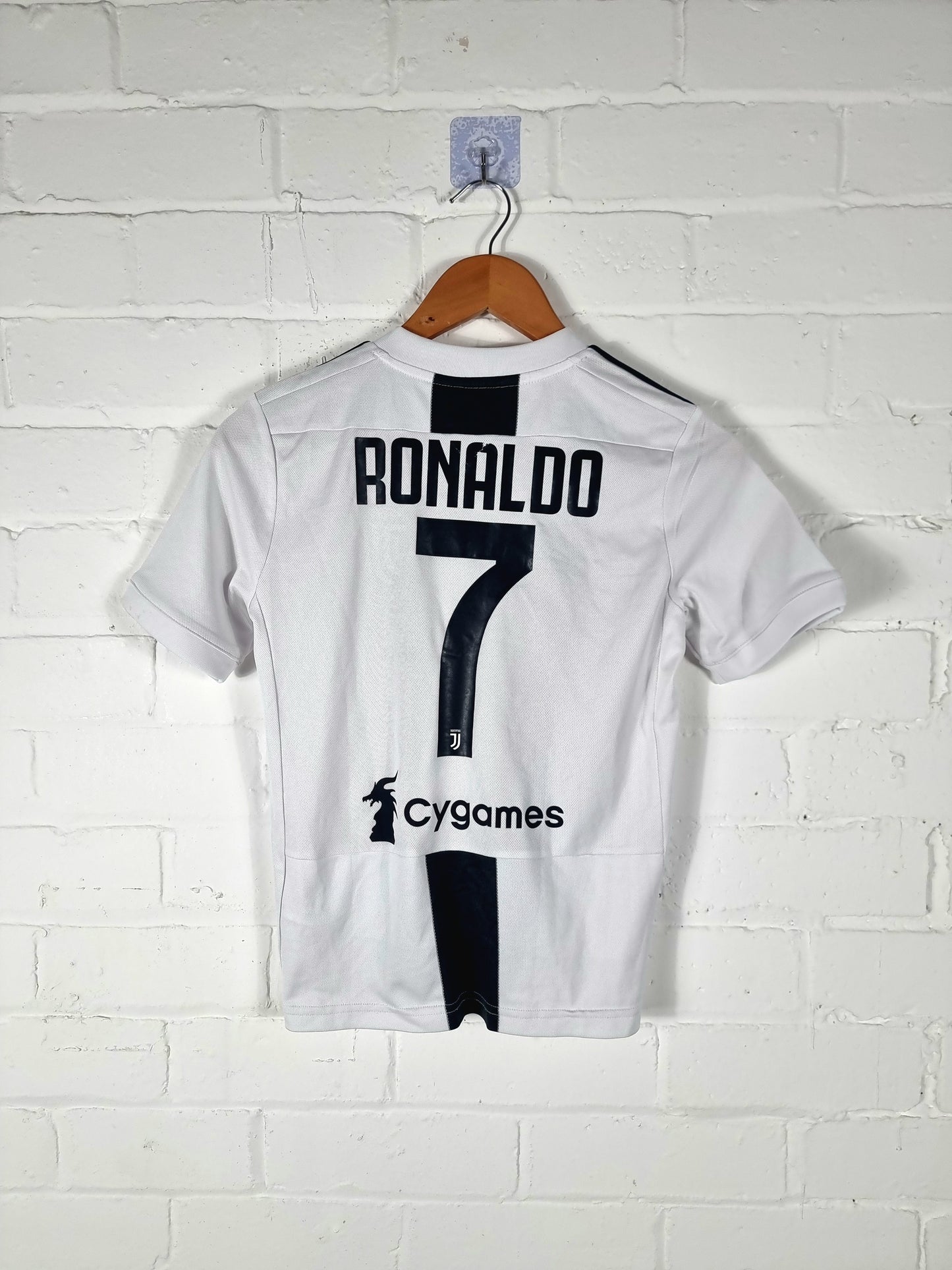 Adidas Juventus 2018/19 'Ronaldo 7' Home Shirt Youth Medium