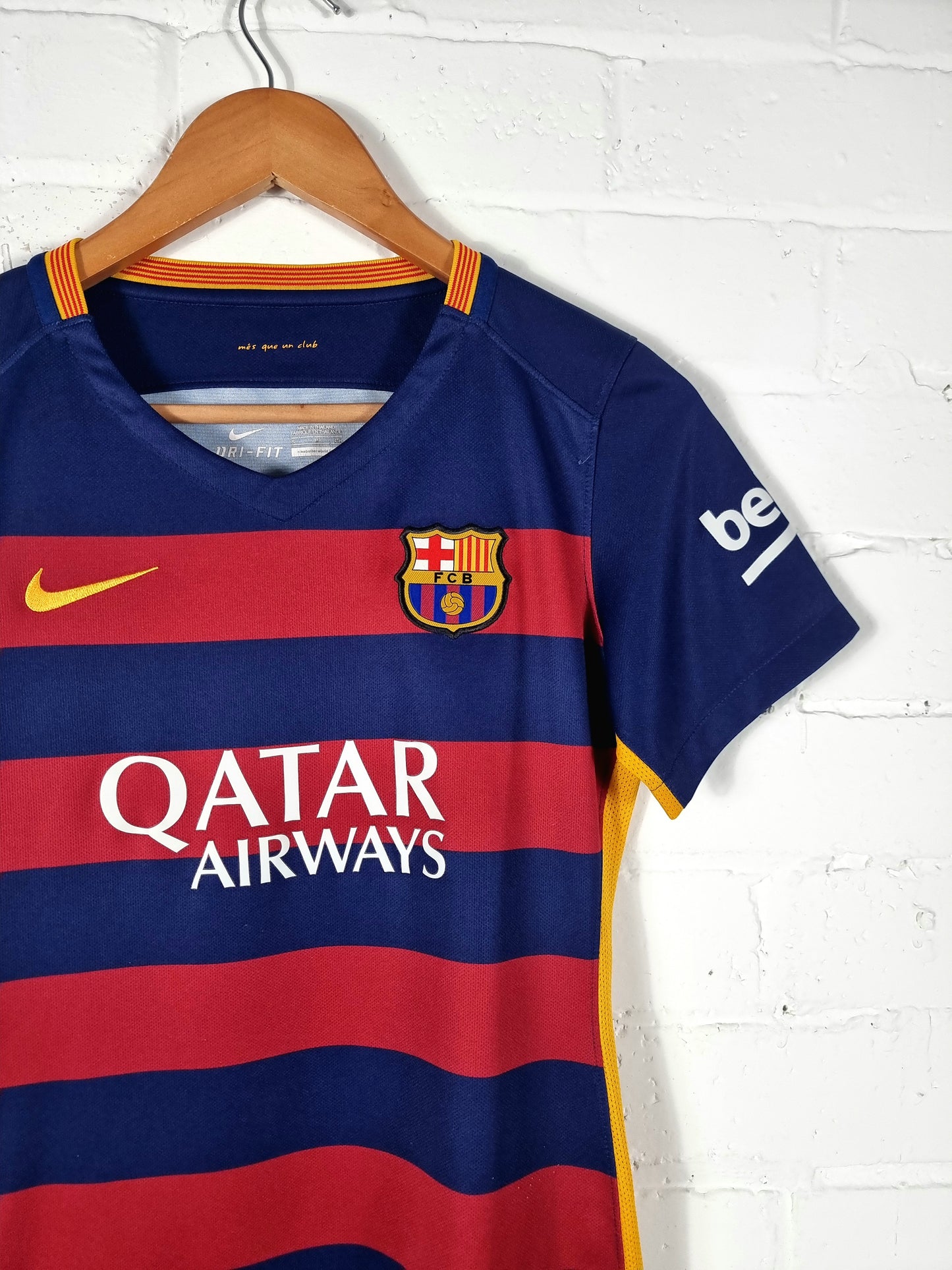 Nike Barcelona 2015/16 'Pique 3' Women's Home Shirt Small