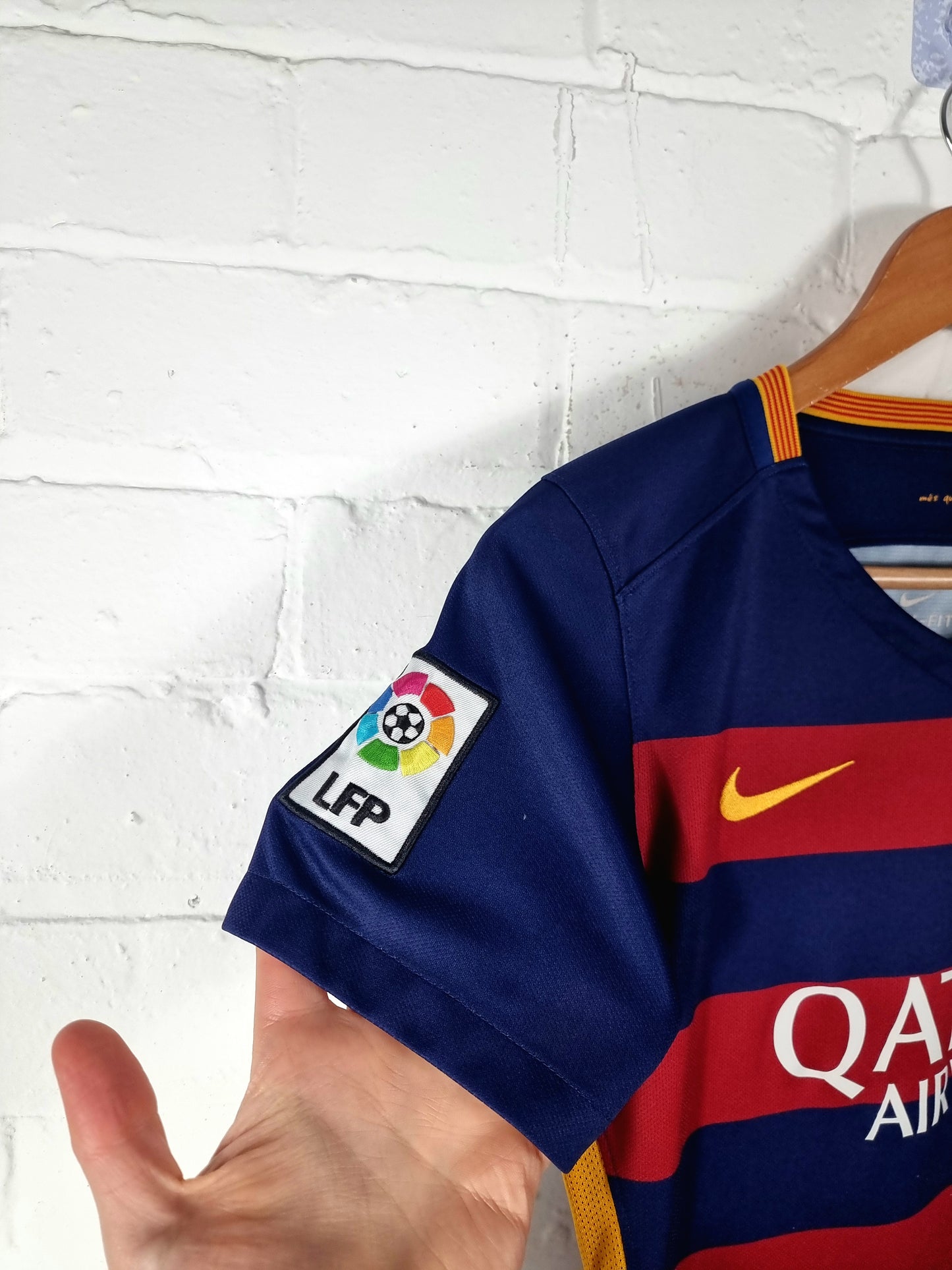 Nike Barcelona 2015/16 'Pique 3' Women's Home Shirt Small
