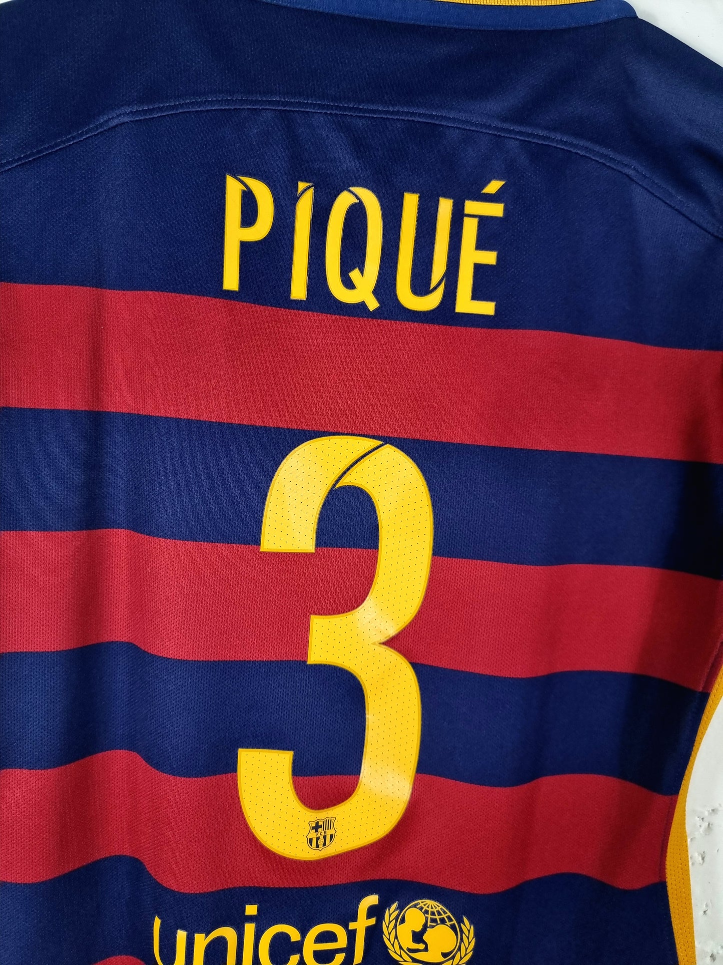 Nike Barcelona 2015/16 'Pique 3' Women's Home Shirt Small