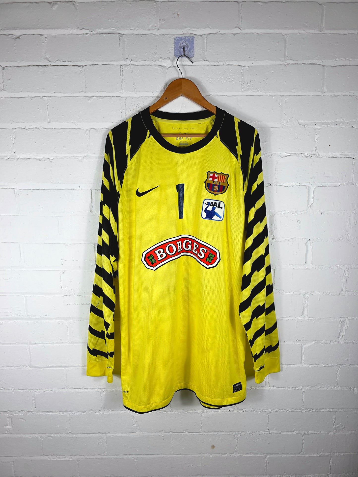 Nike Barcelona 2010/11 'Sjostrand 1' Long Sleeve Match Issue Handball Goalkeeper Shirt XXL
