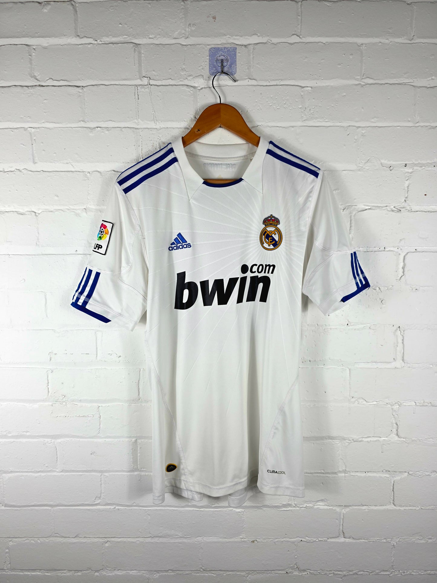 Adidas Real Madrid 2010/11 'Ozil 23' Home Shirt Large