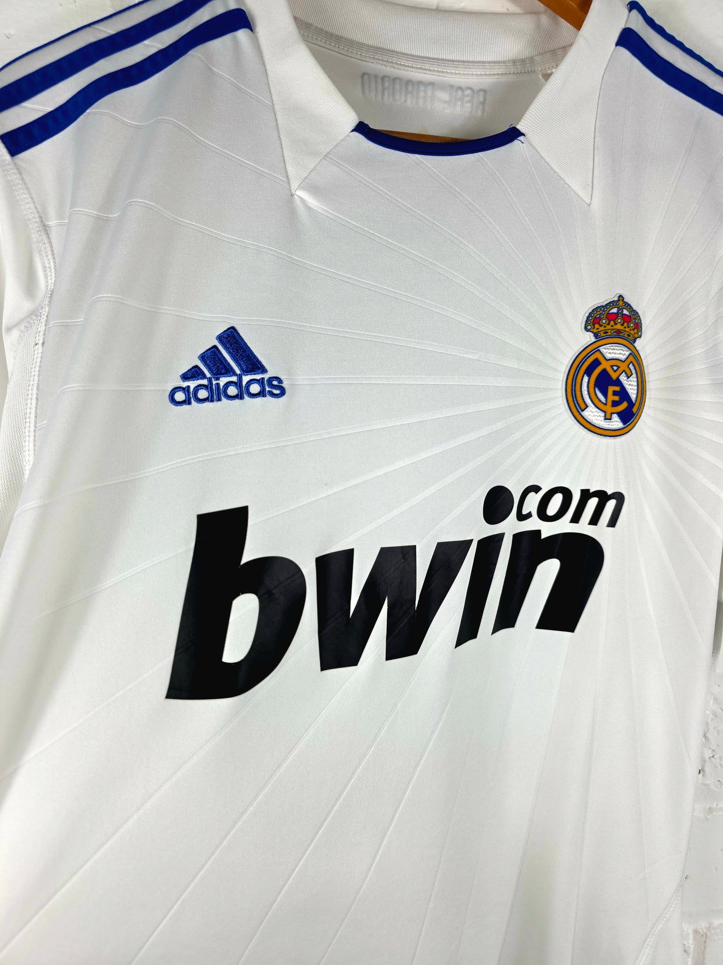 Adidas Real Madrid 2010/11 'Ozil 23' Home Shirt Large