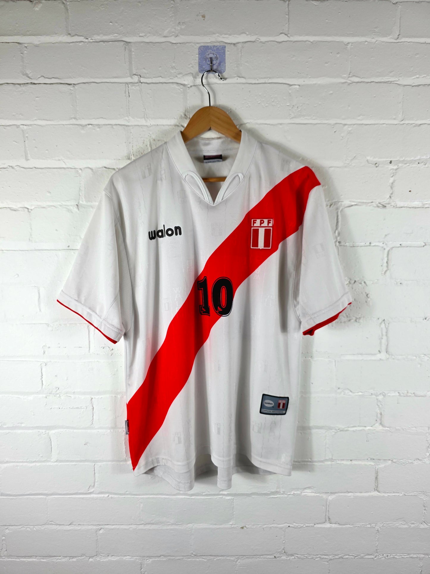 Walon Peru 2004/06 '10 (Palacios)' Home Shirt Large