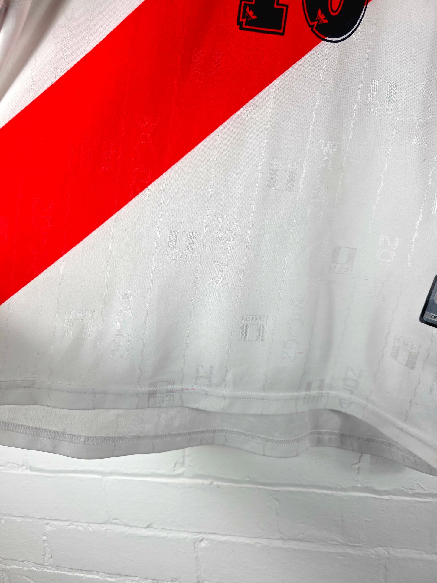 Walon Peru 2004/06 '10 (Palacios)' Home Shirt Large