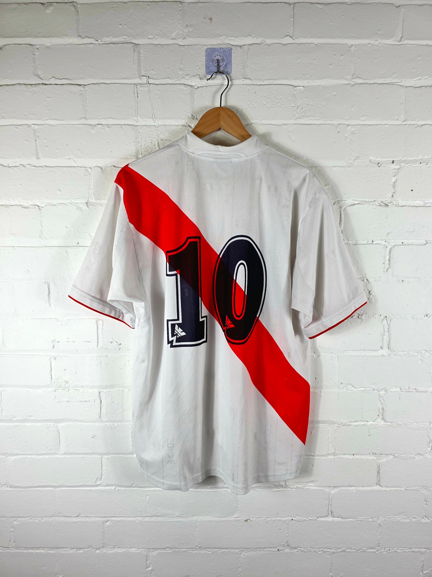 Walon Peru 2004/06 '10 (Palacios)' Home Shirt Large