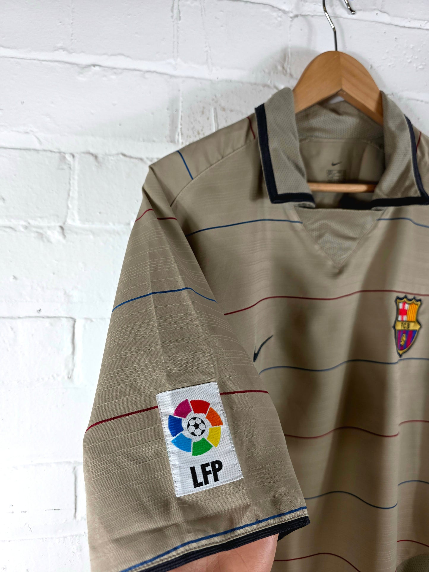 Nike Barcelona 2003/05 Away Shirt Large
