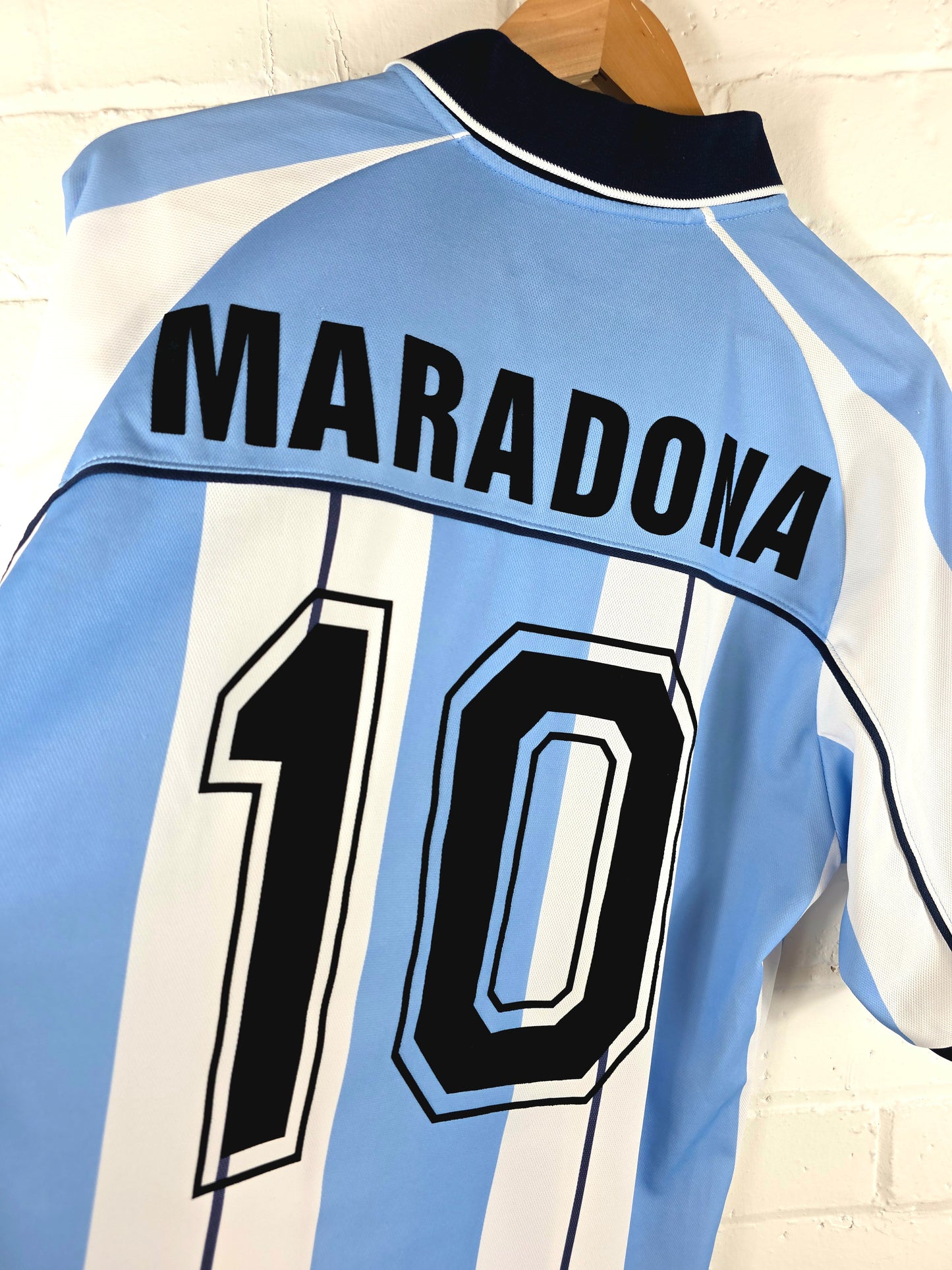 Reebok Argentina 2000/01 'Maradona 10' Home Shirt Medium
