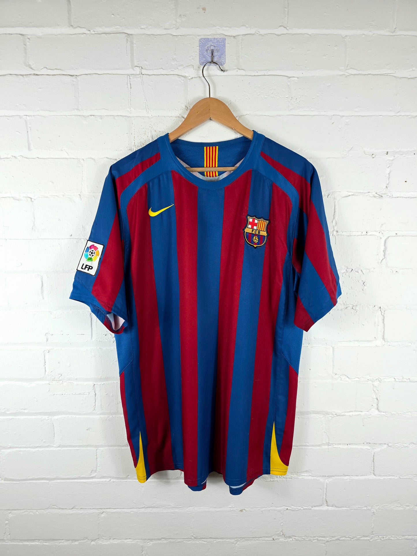 Nike Barcelona 2005/06 Home Shirt Large