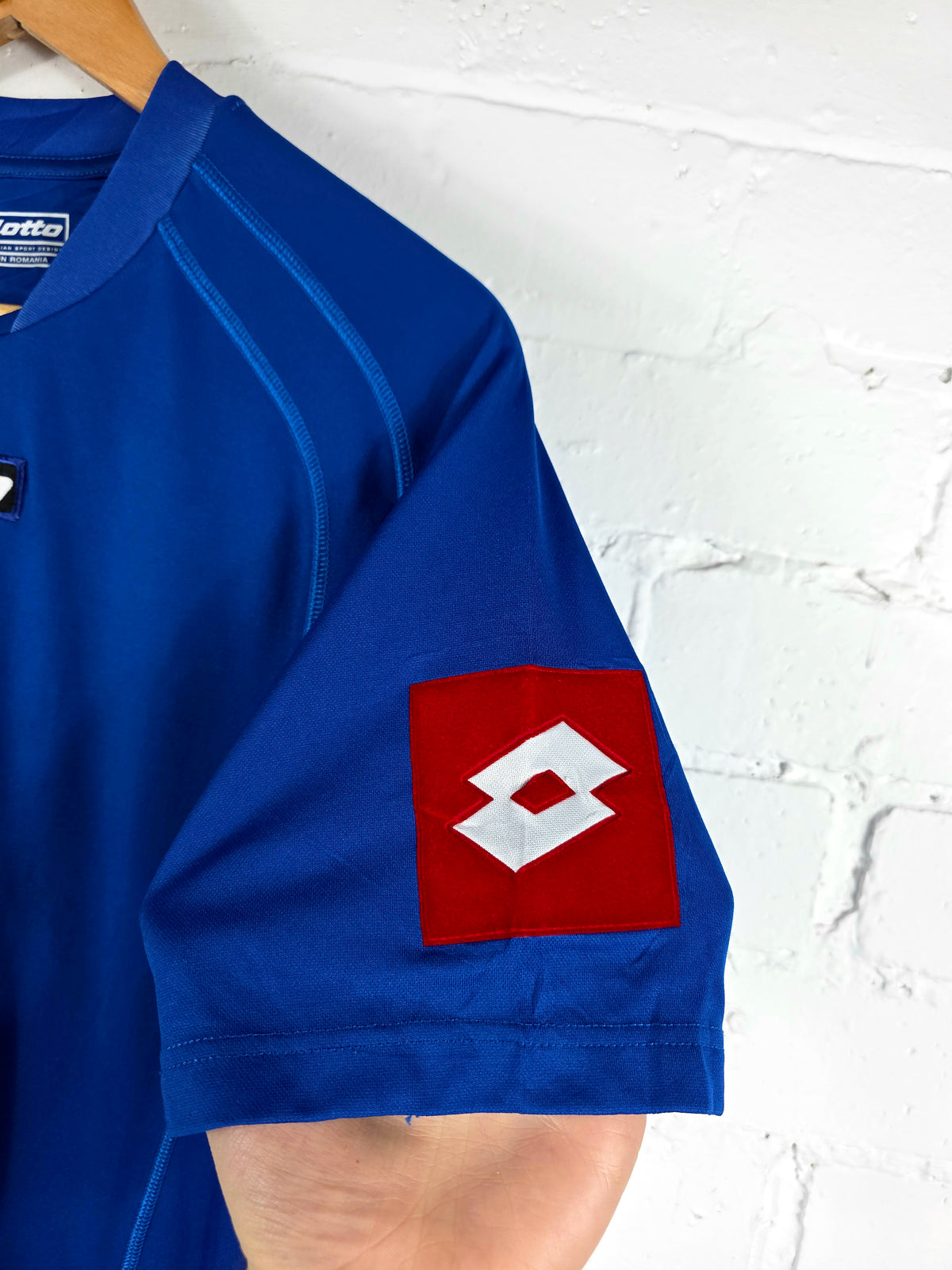 Lotto Serbia & Montenegro 2005/06 Home Shirt Medium