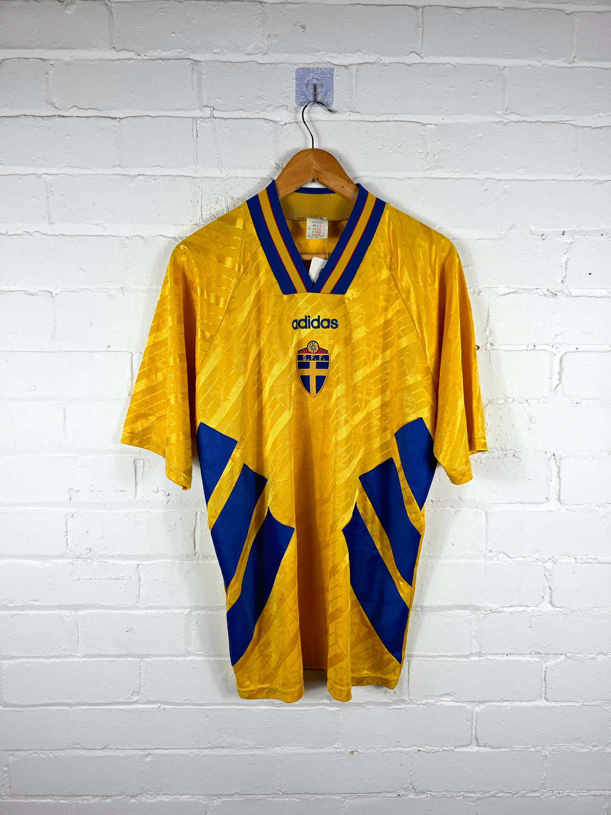 Adidas Sweden 1994/96 Home Shirt Large
