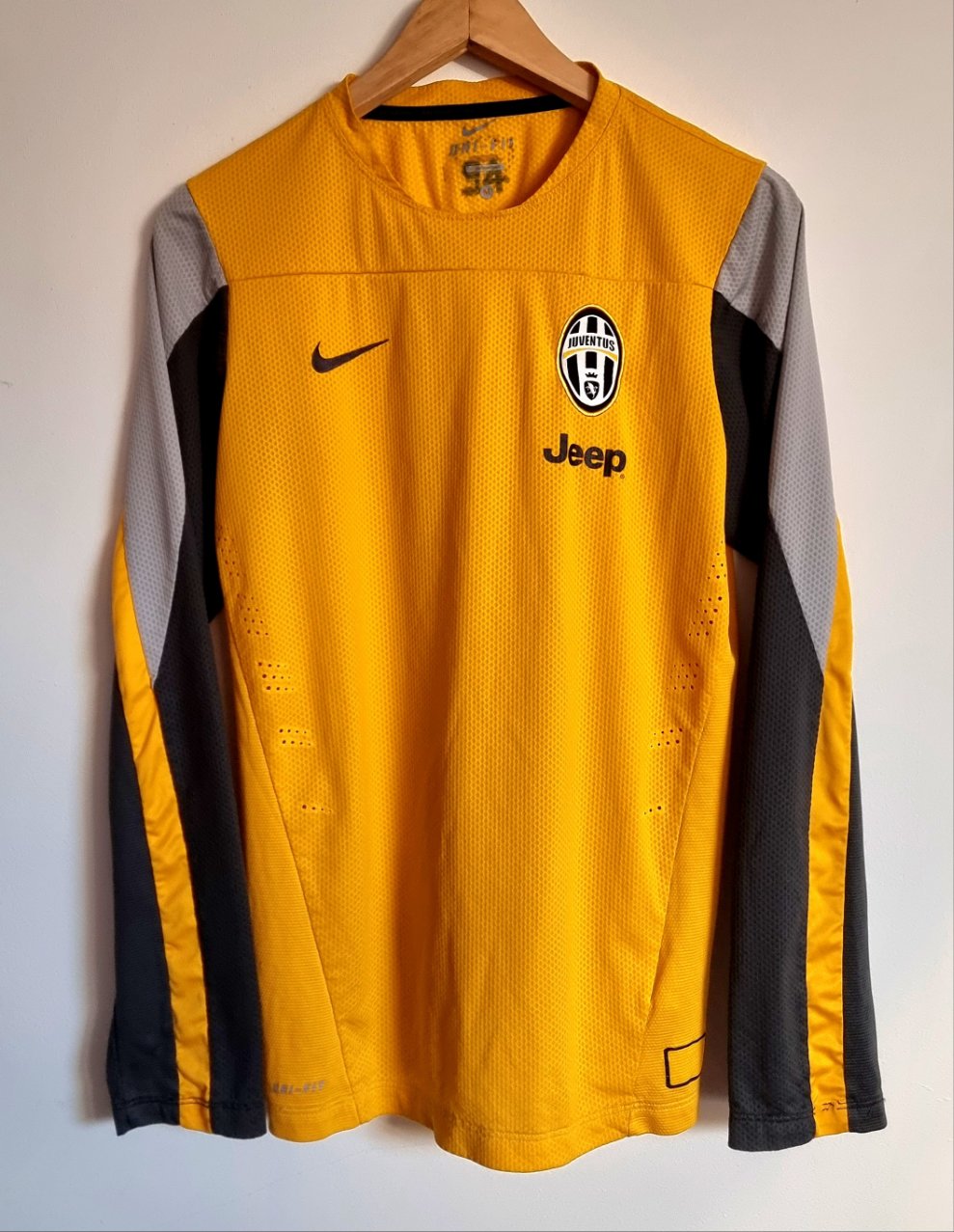 Nike Juventus 13/14 Player Issue Training Top Medium